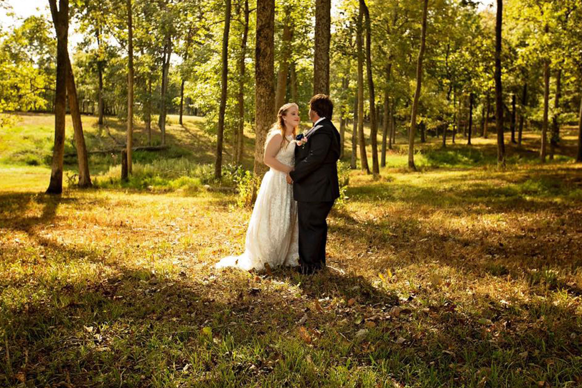 Outdoor Wedding Venue In Southern Illinois Samsons Mountain Whitetail Deer