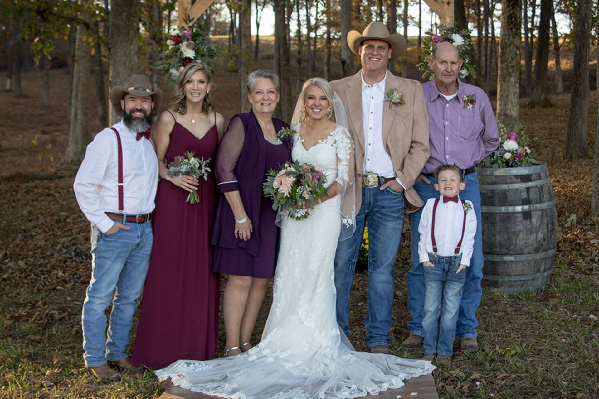 Outdoor Country Wedding Venue In Southern Illinois Samsons Mountain Whitetail Deer