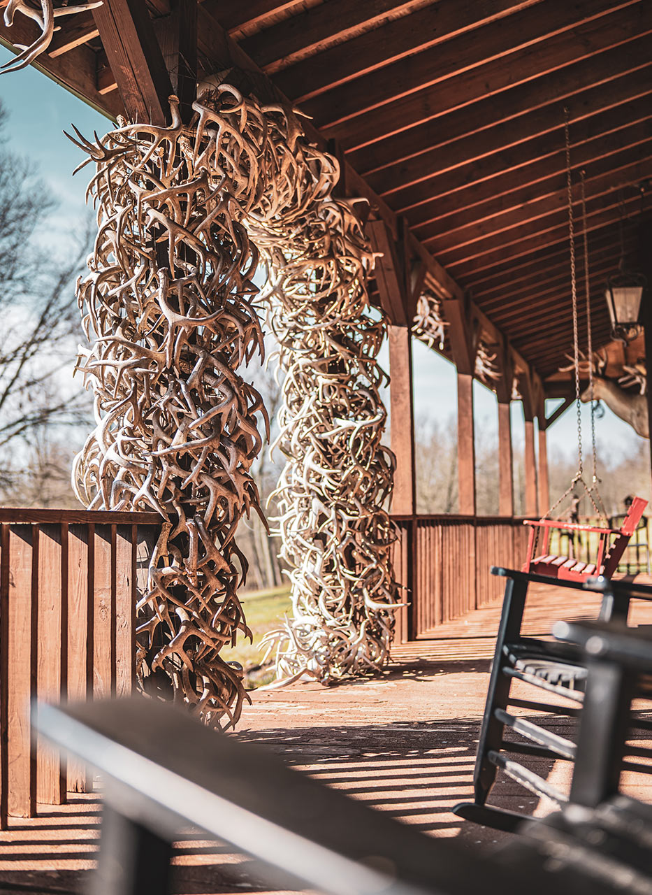 Large Antler Arch Hunting Lodge For Rent In Southern Illinois Samsons Mountain Whitetail Deer