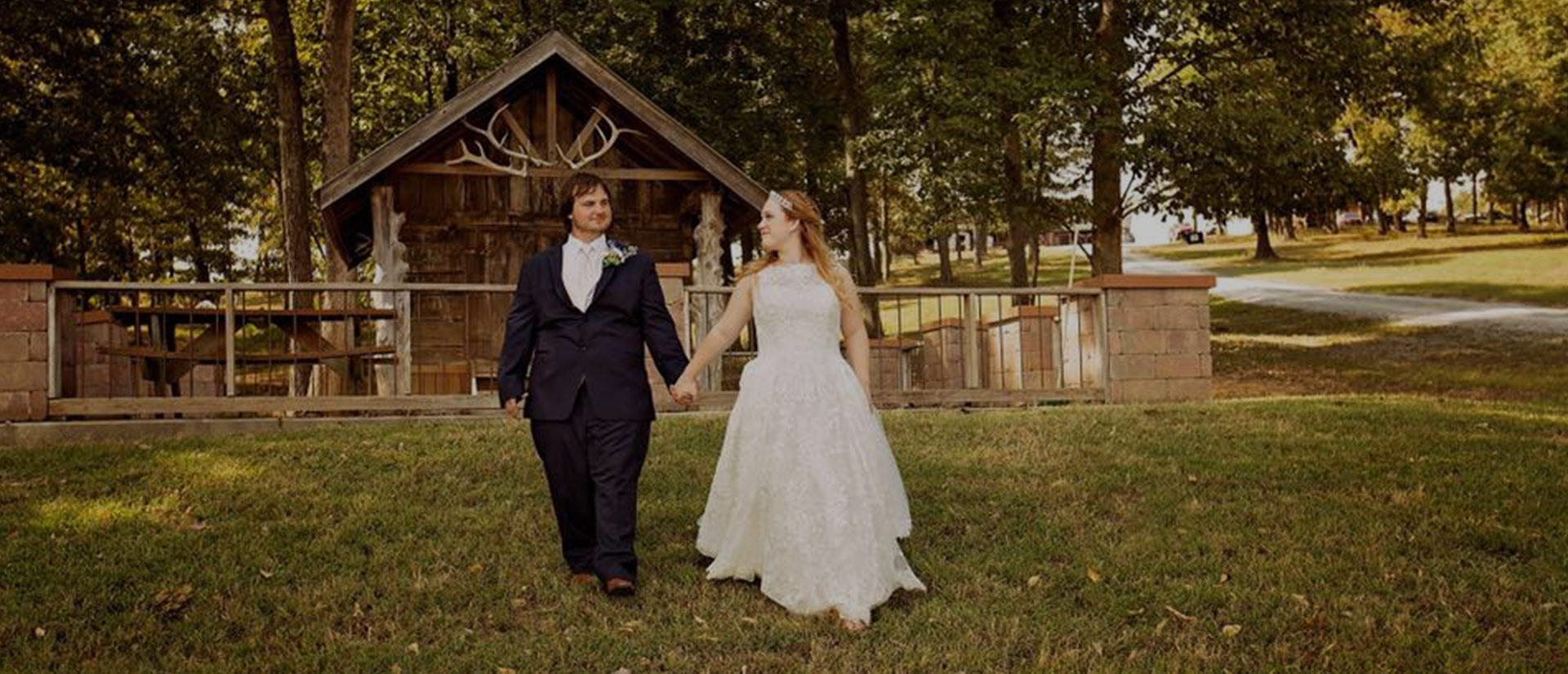 Outdoor Wedding Venue In Southern Illinois Samsons Mountain Whitetail Deer