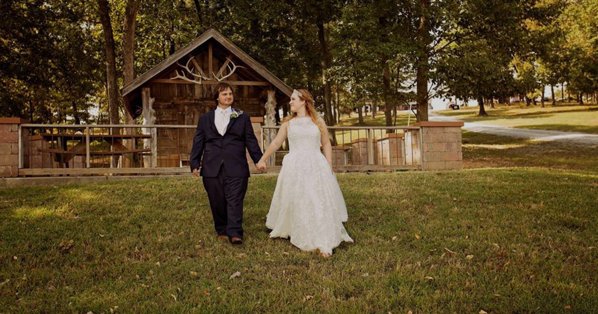 Rustic Wedding Venue In Southern Illinois Samsons Mountain Whitetail Deer