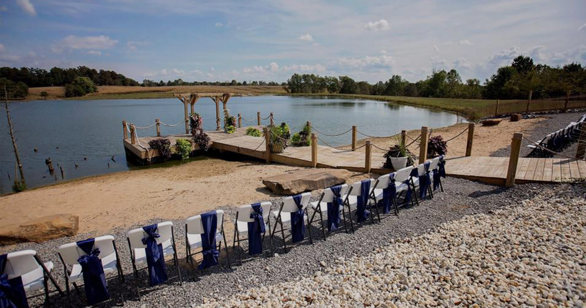 Lake Front Wedding Venue In Southern Illinois Samsons Mountain Whitetail Deer